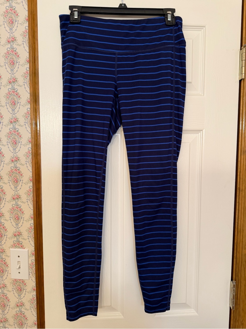Athleta Navy blue stripe leggings